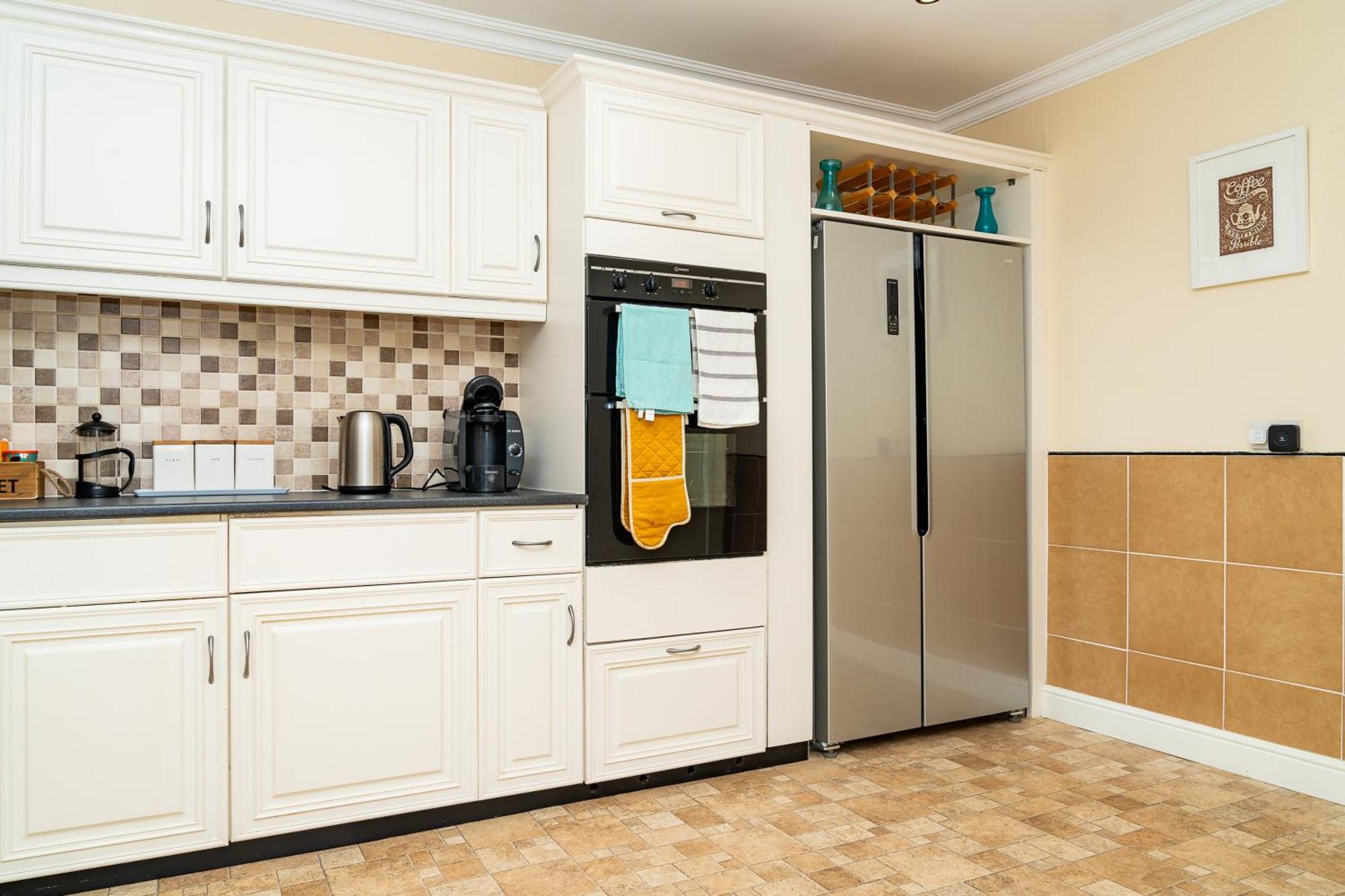 Luxury 4-bedroom Townhouse, Free Parking, Near Portobello Beach, Sleeps 8 * Edinburgh