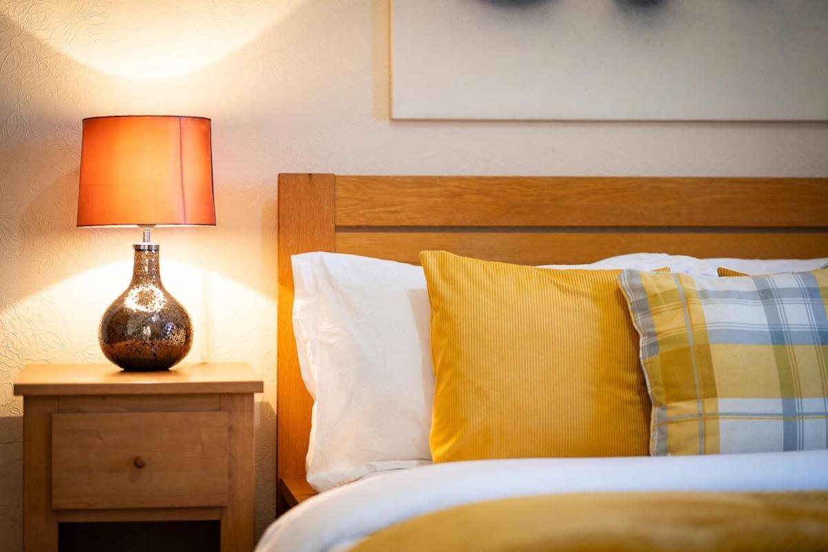 Apartment Luxury 4-bedroom Townhouse, Free Parking, Near Portobello Beach, Sleeps 8 Edinburgh