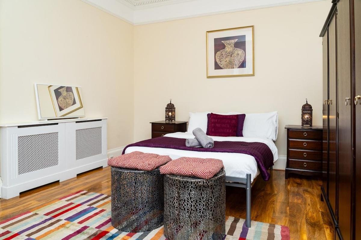 Luxury 4-bedroom Townhouse, Free Parking, Near Portobello Beach, Sleeps 8