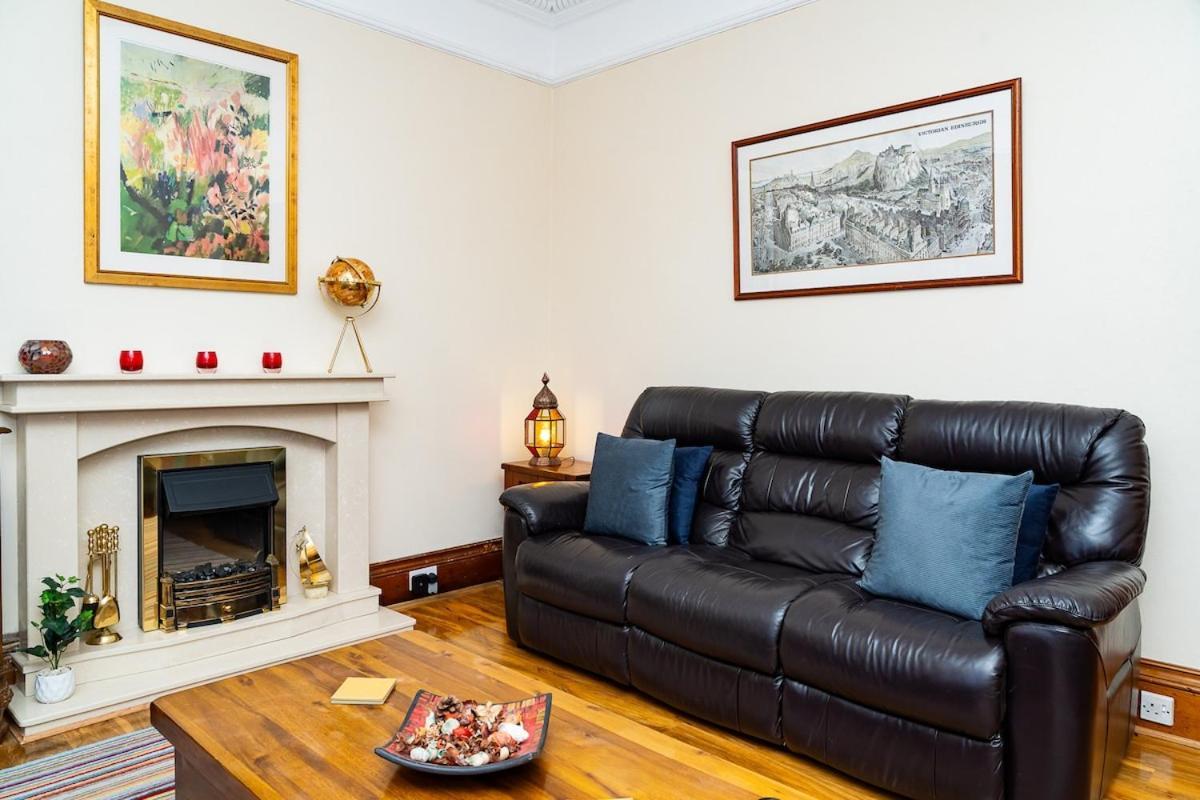 Luxury 4-bedroom Townhouse, Free Parking, Near Portobello Beach, Sleeps 8 Edinburgh