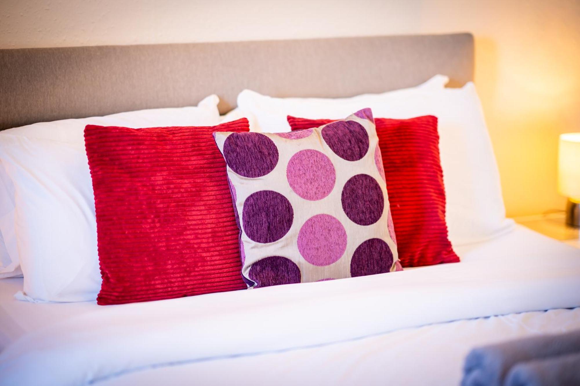Luxury 4-bedroom Townhouse, Free Parking, Near Portobello Beach, Sleeps 8 Edinburgh