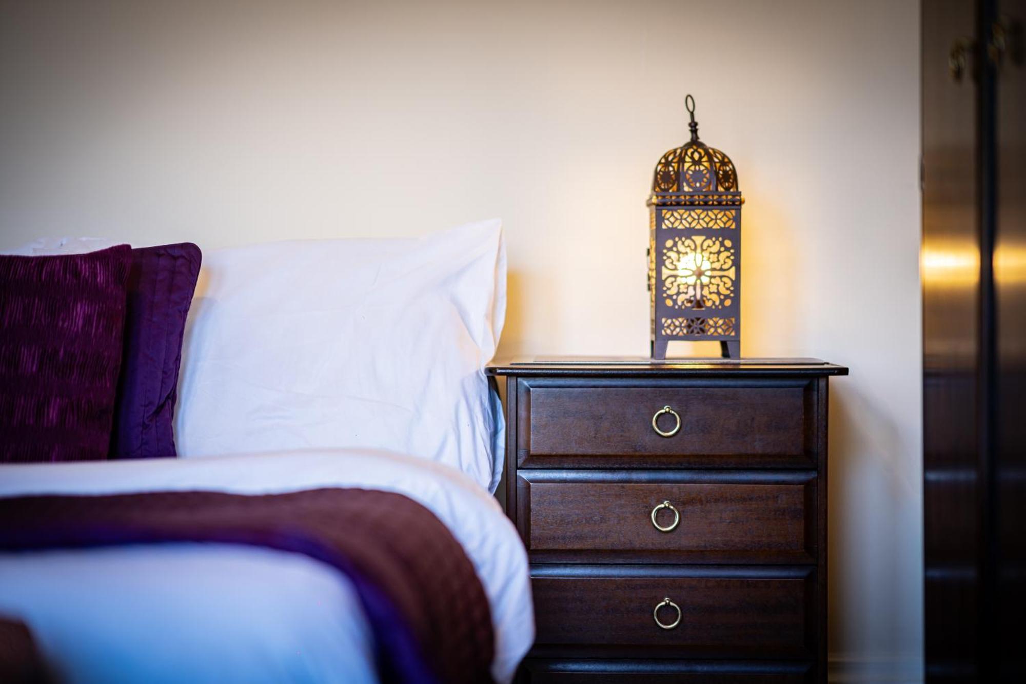 Apartment Luxury 4-bedroom Townhouse, Free Parking, Near Portobello Beach, Sleeps 8