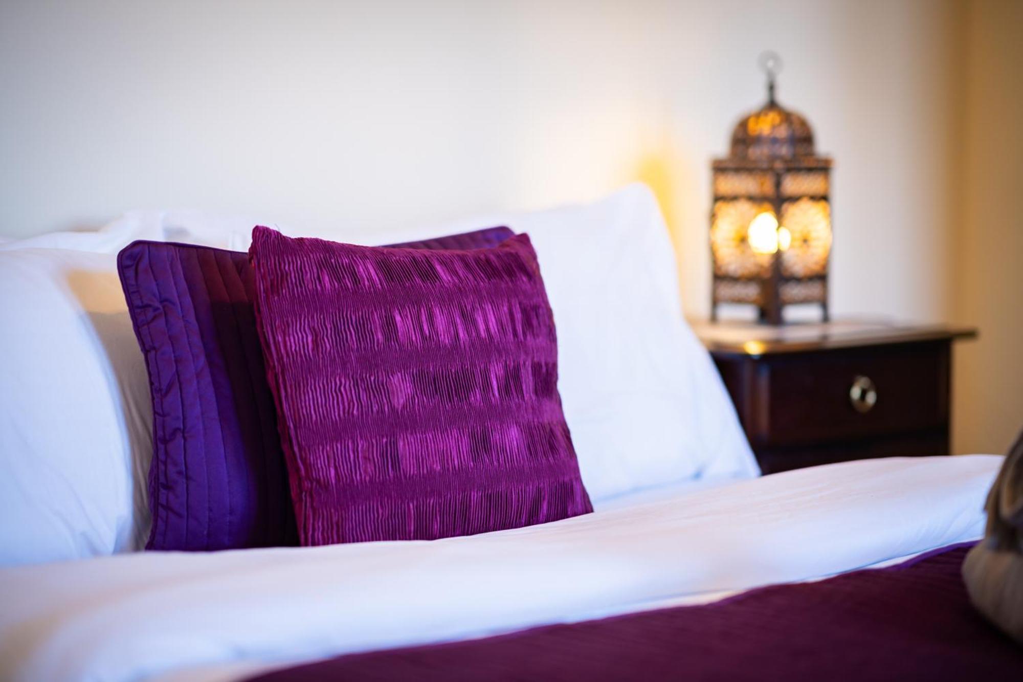 Luxury 4-bedroom Townhouse, Free Parking, Near Portobello Beach, Sleeps 8 Edinburgh